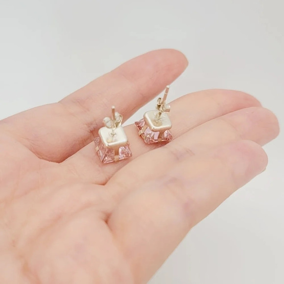 New 925 sterling silver CZ pink square stud earrings - Picture 3 of 5